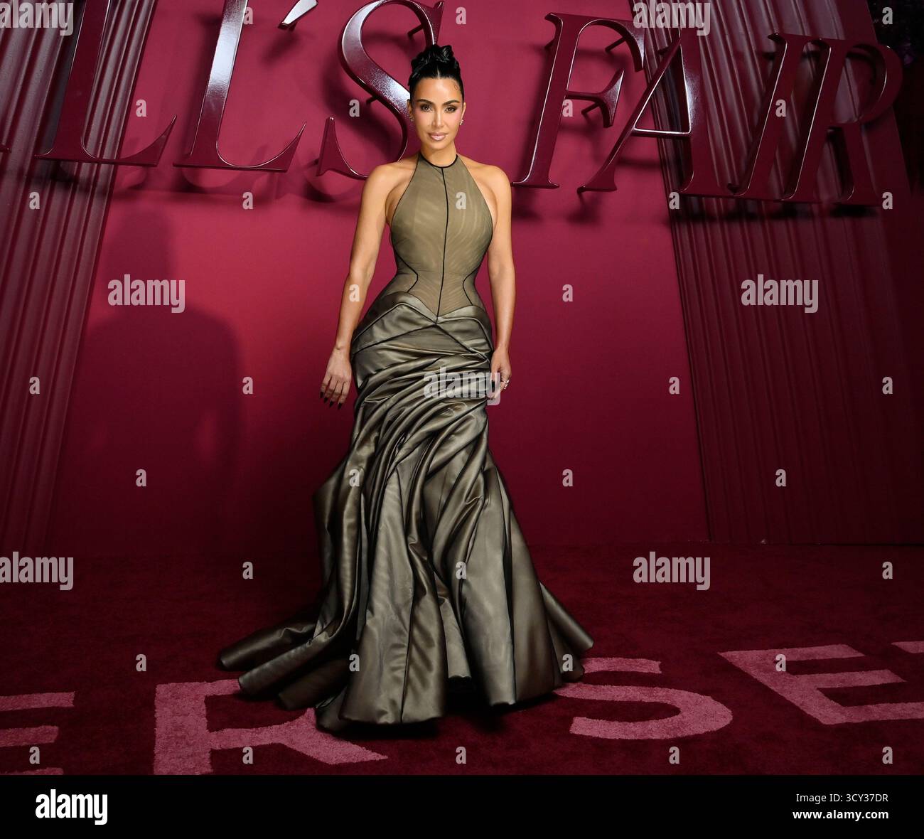 Los Angeles, Usa. Oktober 2025. Kim Kardashian nimmt am Donnerstag, den 16. Oktober 2025, an der Weltpremiere der Hulu Original TV-Serie „All's Fair“ im DGA Theater in Los Angeles Teil. Geschichte: Folgt einem erfolgreichen Scheidungsanwalt und der Besitzerin einer rein weiblichen Anwaltskanzlei in Los Angeles. Foto: Jim Ruymen/UPI Credit: UPI/Alamy Live News Stockfoto