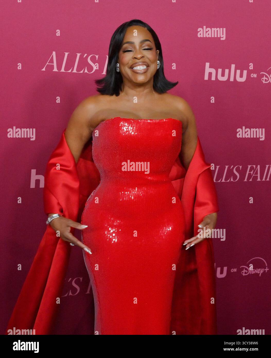 Los Angeles, Usa. Oktober 2025. Niecy Nash nimmt am Donnerstag, den 16. Oktober 2025, an der Weltpremiere der Hulu Original TV-Serie „All's Fair“ im DGA Theater in Los Angeles Teil. Geschichte: Folgt einem erfolgreichen Scheidungsanwalt und der Besitzerin einer rein weiblichen Anwaltskanzlei in Los Angeles. Foto: Jim Ruymen/UPI Credit: UPI/Alamy Live News Stockfoto