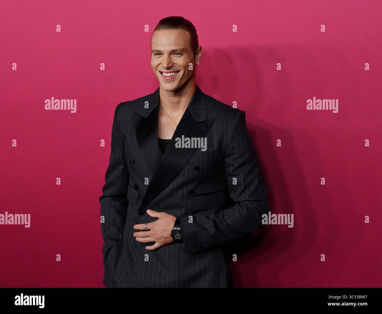 Los Angeles, Usa. Oktober 2025. Matthew Noszka nimmt am Donnerstag, den 16. Oktober 2025, an der Weltpremiere der Hulu Original TV-Serie „All's Fair“ im DGA Theater in Los Angeles Teil. Geschichte: Folgt einem erfolgreichen Scheidungsanwalt und der Besitzerin einer rein weiblichen Anwaltskanzlei in Los Angeles. Foto: Jim Ruymen/UPI Credit: UPI/Alamy Live News Stockfoto