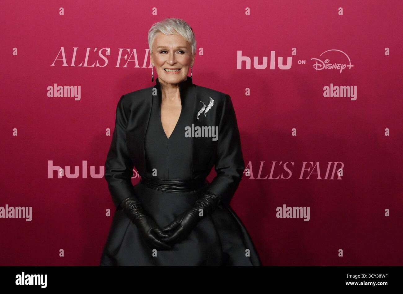 Los Angeles, Usa. Oktober 2025. Darsteller Glenn Close nimmt am Donnerstag, den 16. Oktober 2025, an der Weltpremiere der Hulu Original TV-Serie „All's Fair“ im DGA Theater in Los Angeles Teil. Geschichte: Folgt einem erfolgreichen Scheidungsanwalt und der Besitzerin einer rein weiblichen Anwaltskanzlei in Los Angeles. Foto: Jim Ruymen/UPI Credit: UPI/Alamy Live News Stockfoto