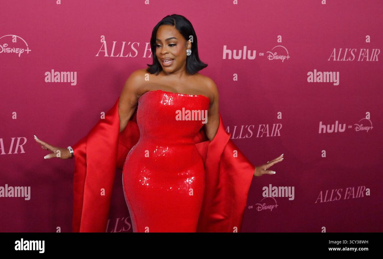 Los Angeles, Usa. Oktober 2025. Niecy Nash nimmt am Donnerstag, den 16. Oktober 2025, an der Weltpremiere der Hulu Original TV-Serie „All's Fair“ im DGA Theater in Los Angeles Teil. Geschichte: Folgt einem erfolgreichen Scheidungsanwalt und der Besitzerin einer rein weiblichen Anwaltskanzlei in Los Angeles. Foto: Jim Ruymen/UPI Credit: UPI/Alamy Live News Stockfoto