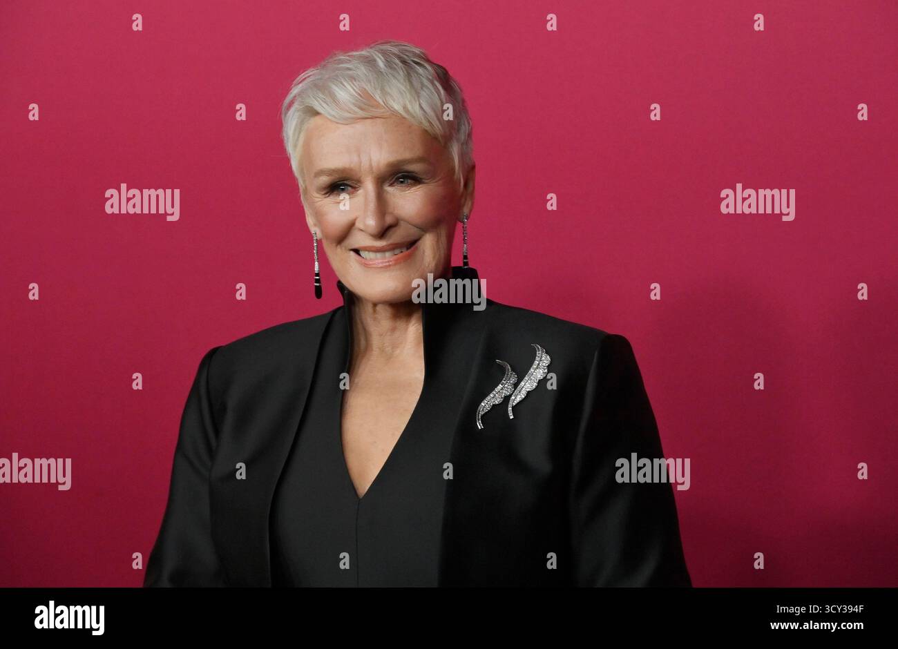 Los Angeles, Usa. Oktober 2025. Darsteller Glenn Close nimmt am Donnerstag, den 16. Oktober 2025, an der Weltpremiere der Hulu Original TV-Serie „All's Fair“ im DGA Theater in Los Angeles Teil. Geschichte: Folgt einem erfolgreichen Scheidungsanwalt und der Besitzerin einer rein weiblichen Anwaltskanzlei in Los Angeles. Foto: Jim Ruymen/UPI Credit: UPI/Alamy Live News Stockfoto