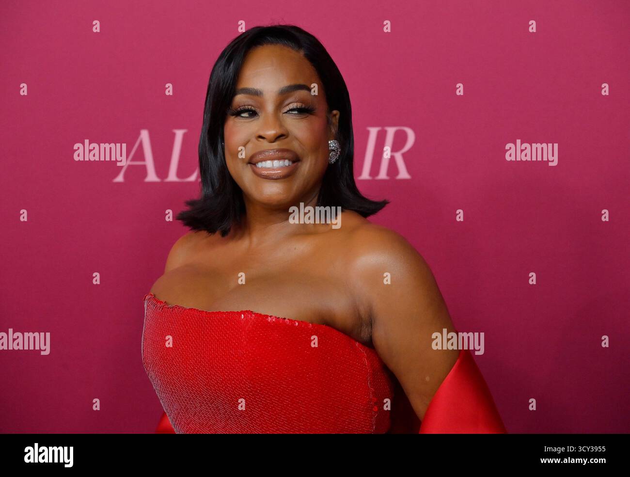 Los Angeles, Usa. Oktober 2025. Niecy Nash nimmt am Donnerstag, den 16. Oktober 2025, an der Weltpremiere der Hulu Original TV-Serie „All's Fair“ im DGA Theater in Los Angeles Teil. Geschichte: Folgt einem erfolgreichen Scheidungsanwalt und der Besitzerin einer rein weiblichen Anwaltskanzlei in Los Angeles. Foto: Jim Ruymen/UPI Credit: UPI/Alamy Live News Stockfoto