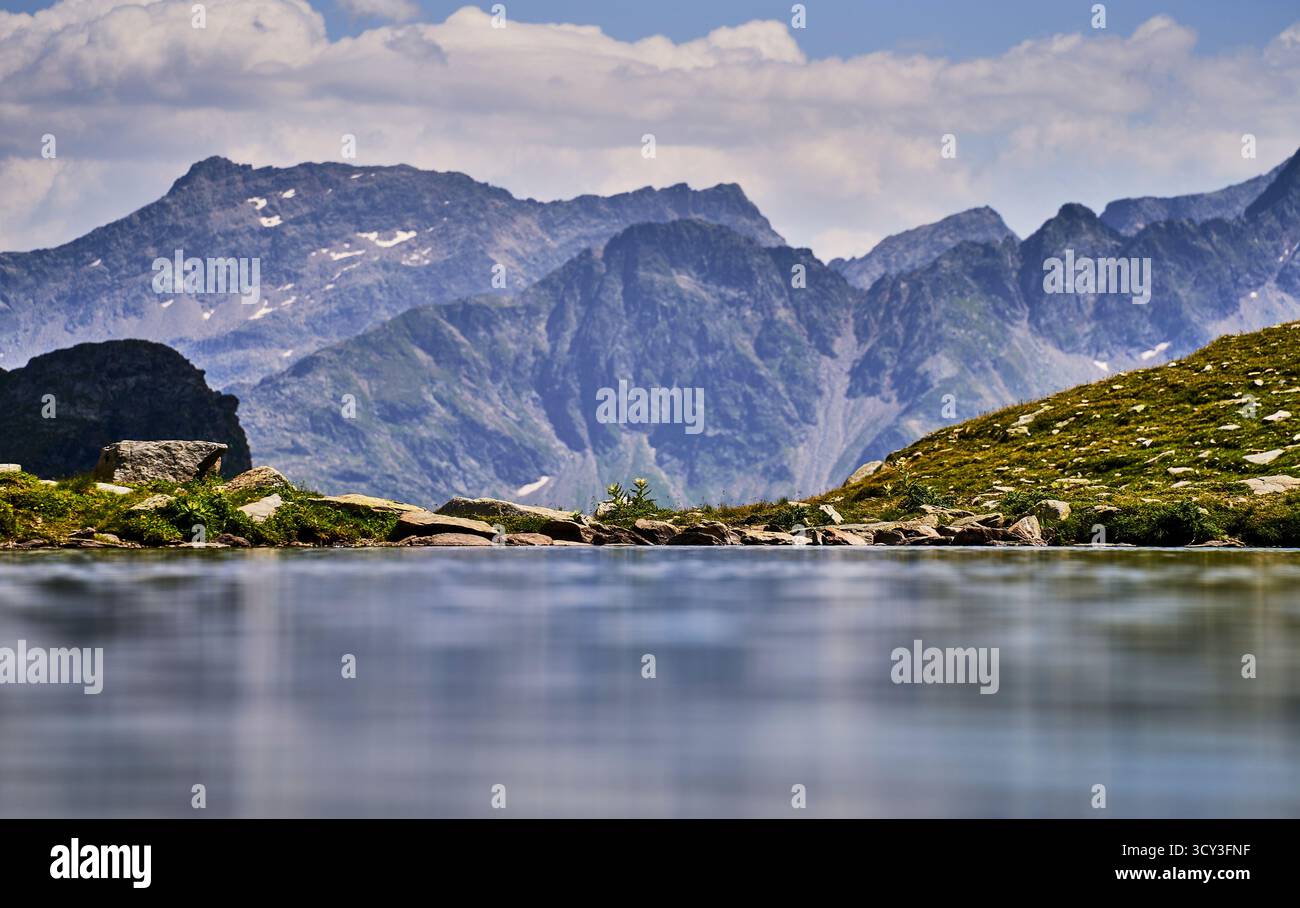 Alpensee im Spluga-Tal, Madesimo, Italien Stockfoto