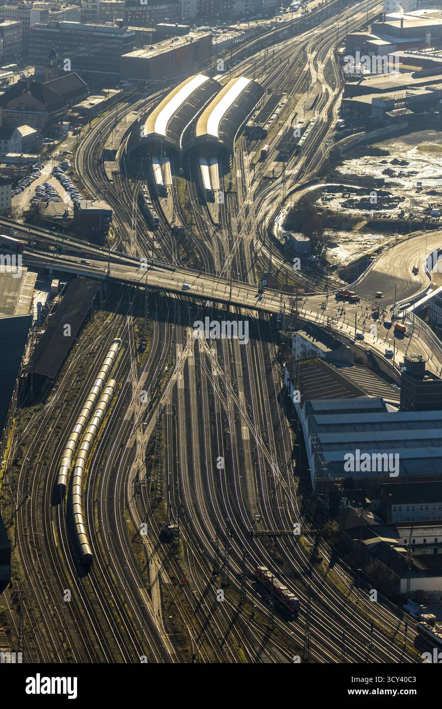Luftaufnahme, Hagen Hauptbahnhof, Hagen-Mitte, Hagen, Ruhrgebiet, Nordrhein-Westfalen, Deutschland, Gleise, Bahnhof, Brücke, bundesebene Stockfoto