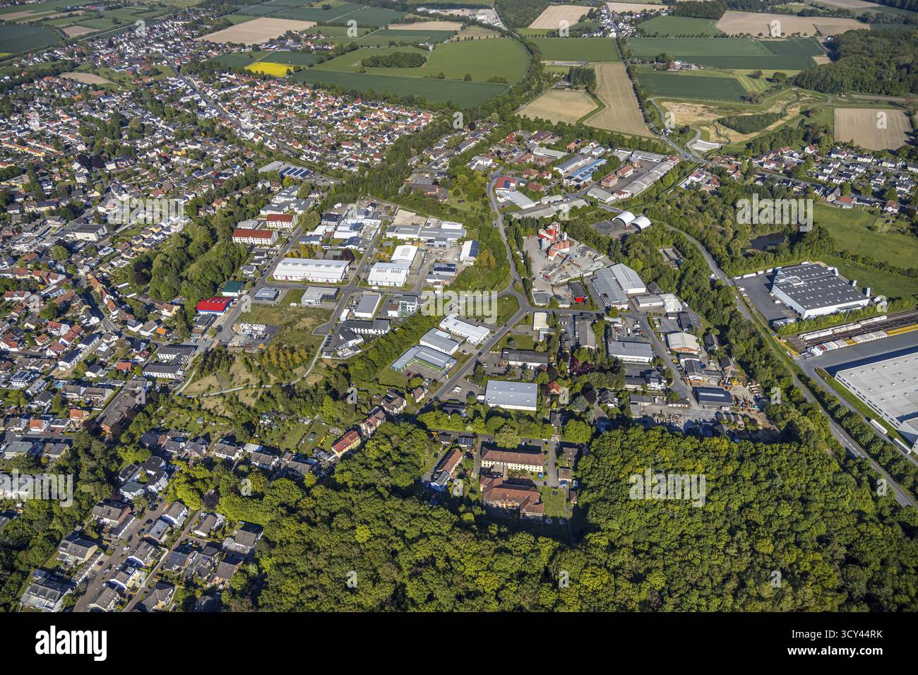 Luftaufnahme, Gewerbegebiet am Mühlbach, Felix-Wankel-Straße, Kamen, Ruhrgebiet, Nordrhein-Westfalen, Deutschland, DE, Europa, Handelsunternehmen Stockfoto