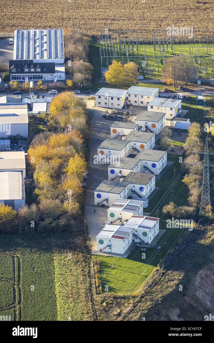 Luftaufnahme, Flüchtlingsunterkunft Friedrichstrasse 102, Rossenray, Kamp-Lintfort, Ruhrgebiet, Nordrhein-Westfalen, Deutschland, DE, Europa, Immobilien Stockfoto