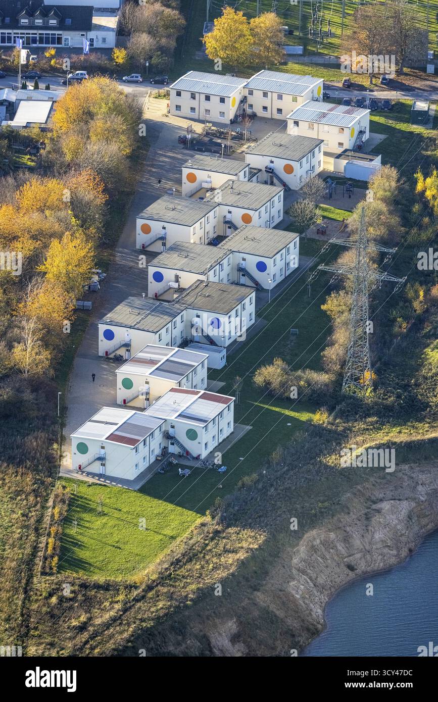 Luftaufnahme, Flüchtlingsunterkunft Friedrichstrasse 102, Rossenray, Kamp-Lintfort, Ruhrgebiet, Nordrhein-Westfalen, Deutschland, DE, Europa, Immobilien Stockfoto