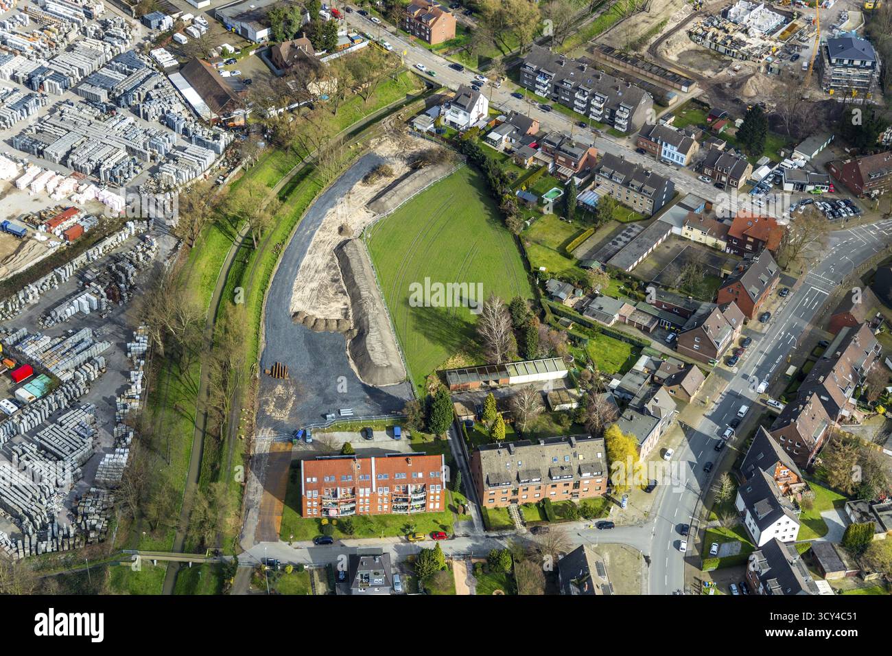 Luftaufnahme, Brachfeld am Wehrgraben, Baustelle Schwarze Heide, Basamentwerk Boecke, Sterkrade, Oberhausen, Ruhrgebiet, Nordrhein-Westfalen Stockfoto