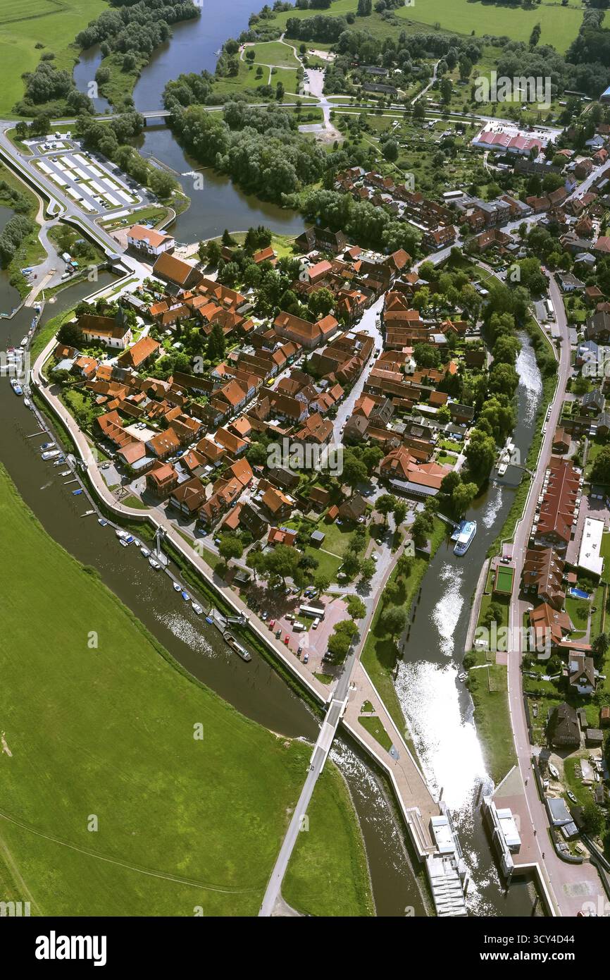 Altstadt von Hitzacker mit den Flüssen Jeetzel und Altjeetzel, Elbe, Elbufer, Hochwasserschutzbauten, Schleuse, Hitzacker (Elbe), Luechow-dann Stockfoto
