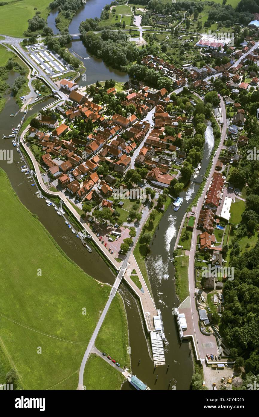 Altstadt von Hitzacker mit den Flüssen Jeetzel und Altjeetzel, Elbe, Elbufer, Hochwasserschutzbauten, Schleuse, Hitzacker (Elbe), Luechow-dann Stockfoto