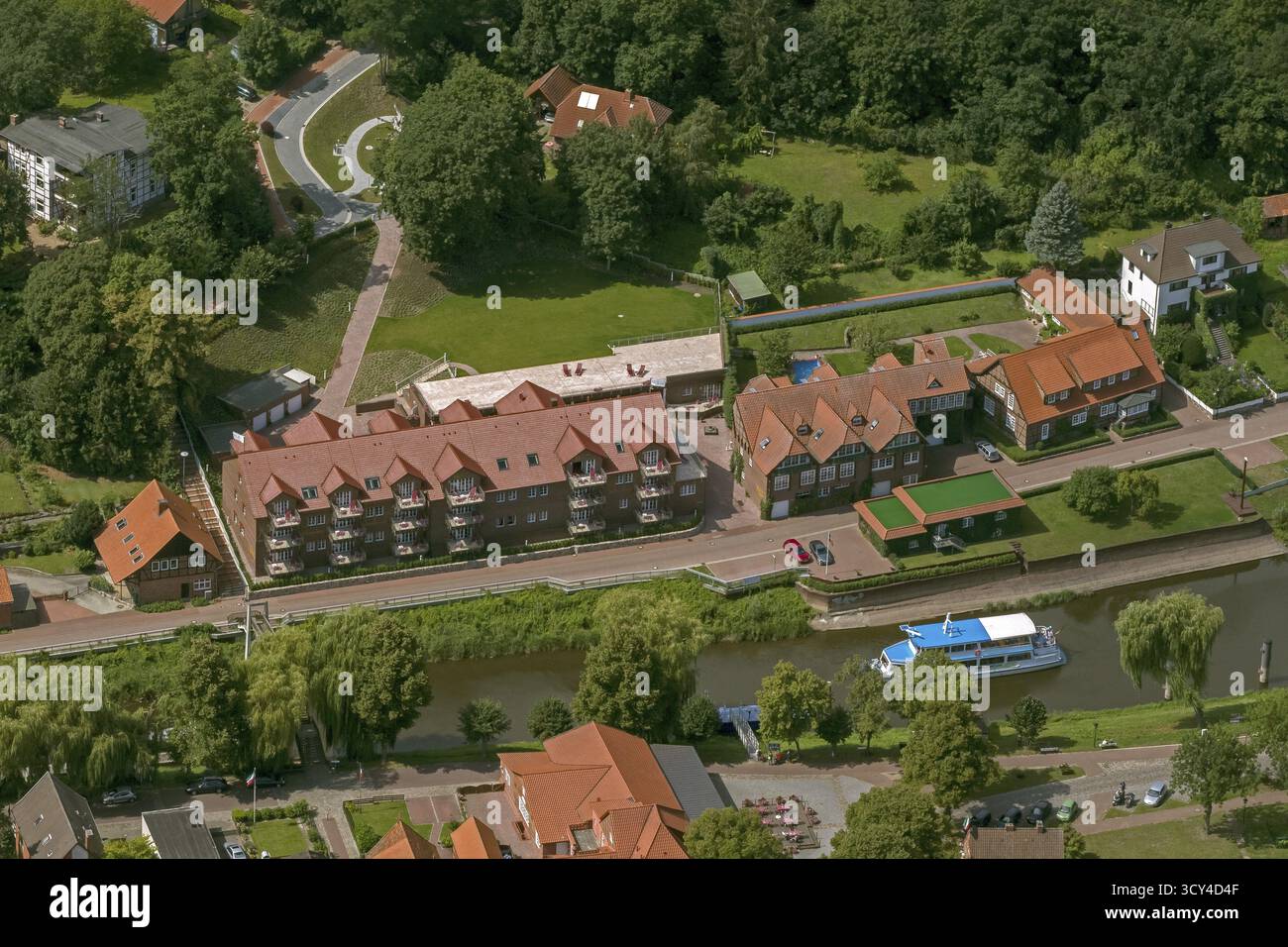 Altstadt von Hitzacker mit den Flüssen Jeetzel und Altjeetzel, Elbe, Elbufer, Hochwasserschutzbauten, Schleuse, Hitzacker (Elbe), Luechow-dann Stockfoto