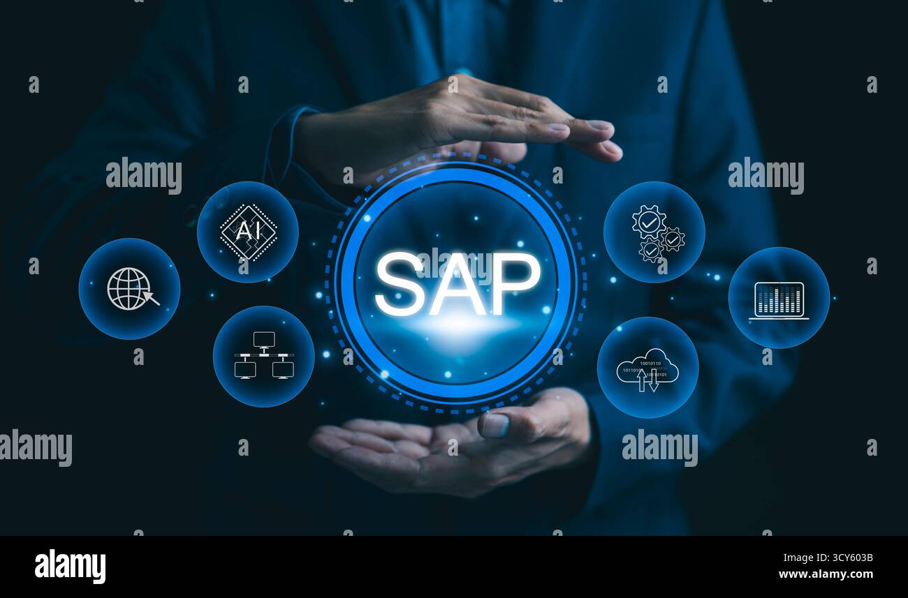 SAP-Systemanwendungsprodukte. Software-Konzept für die Automatisierung und Verwaltung von Geschäftsprozessen. Ein Geschäftsmann präsentiert SAP-bezogene Technologiesymbole, Stockfoto