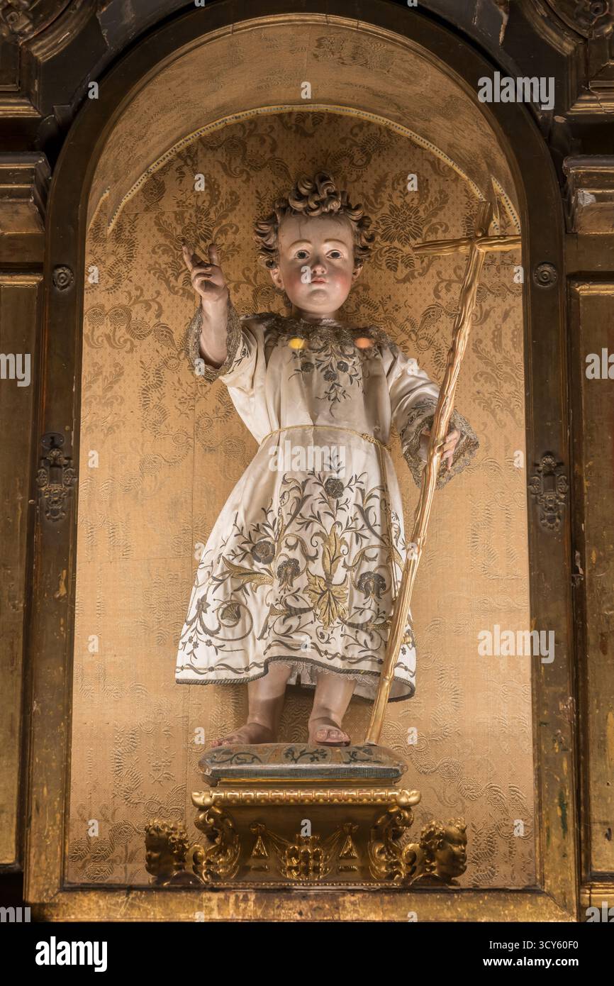 Jesusstatue aus dem Jahr 1650 in der Kathedrale der Heiligen Maria vom See (Catedral de Sevilla) in Sevilla, Spanien. Skulptur am Altar der Stille Stockfoto