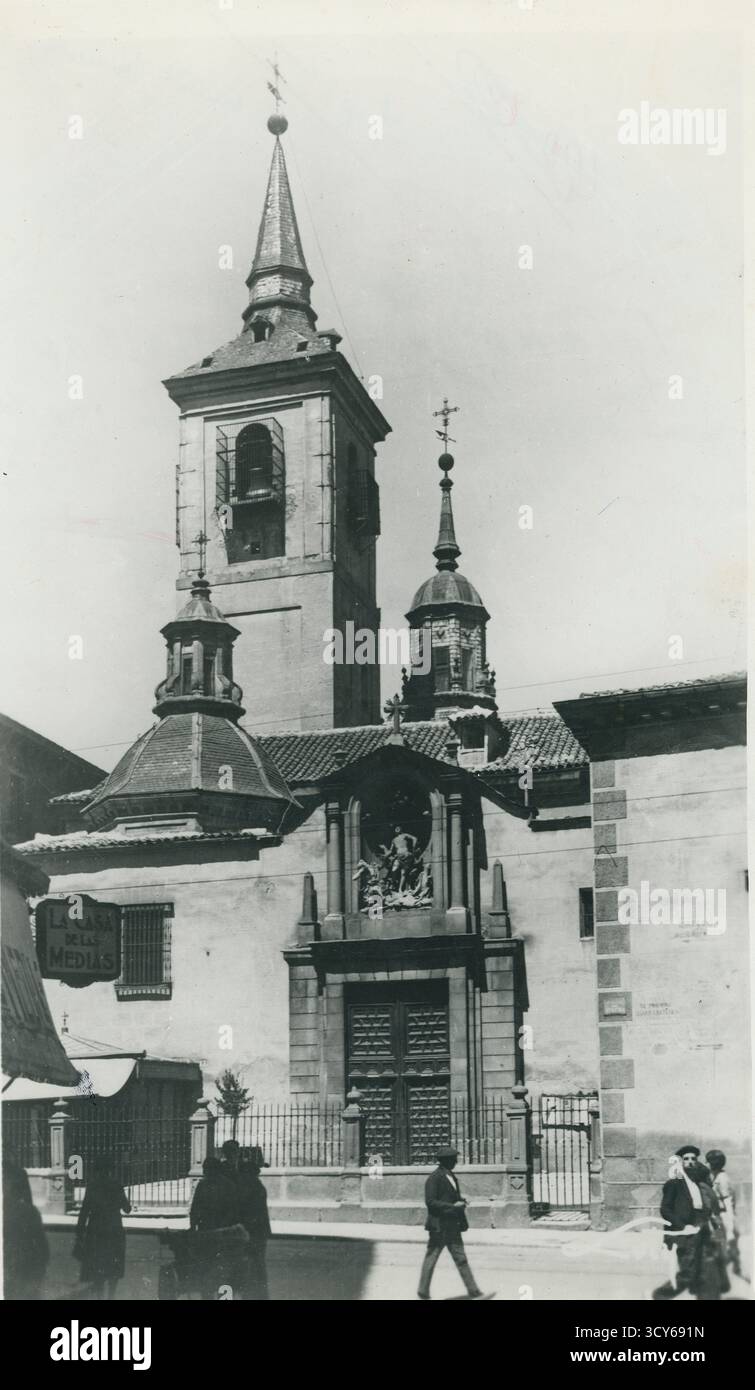 Madrid, 1930 (CA). Der Markt der Gemeinde San Sebastián vor dem Bürgerkrieg. Reisende konnten es aus der Entfernung entlang der Atocha-Straße sehen und es war die Heimat des berühmten Friedhofs, auf dem Lope de Vega begraben wurde. Während des Krieges zerstört, ersetzte die anschließende Renovierung den Friedhof durch einen Blumenladen. Quelle: Album / Archivo ABC / Virgilio Muro Stockfoto