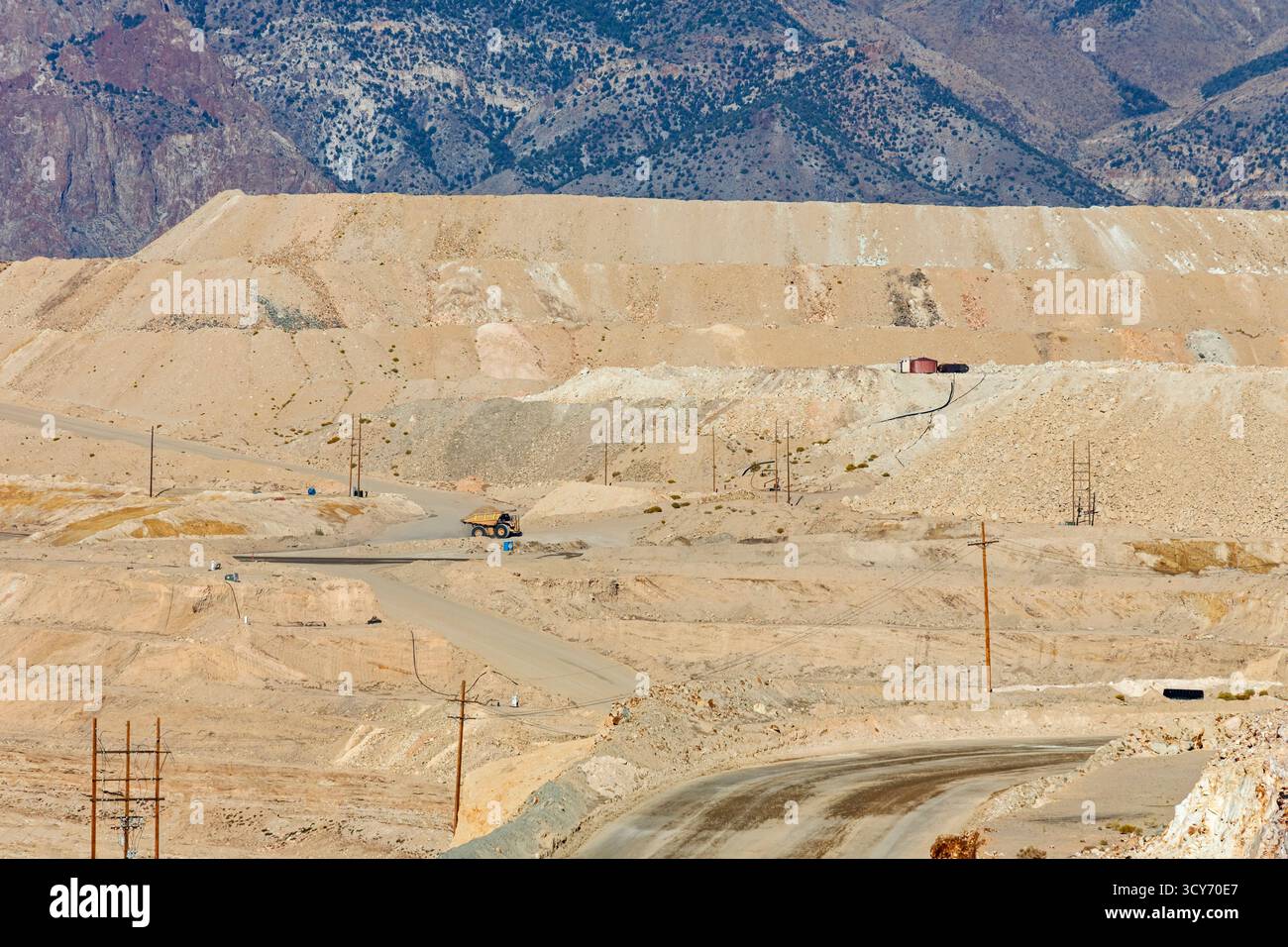 Round Mountain, Nevada – die Round Mountain Goldmine, eine Tagebau, die von Kinross Gold betrieben wird. Stockfoto