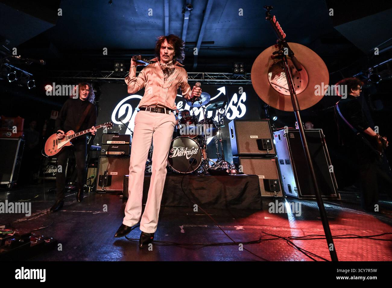 The Darkness während des Konzerts „Dreams on Toast“ Tour 2025!, im Oriom Live Club, am 17. Oktober 2025 in Ciampino, Rom, Italien. Stockfoto