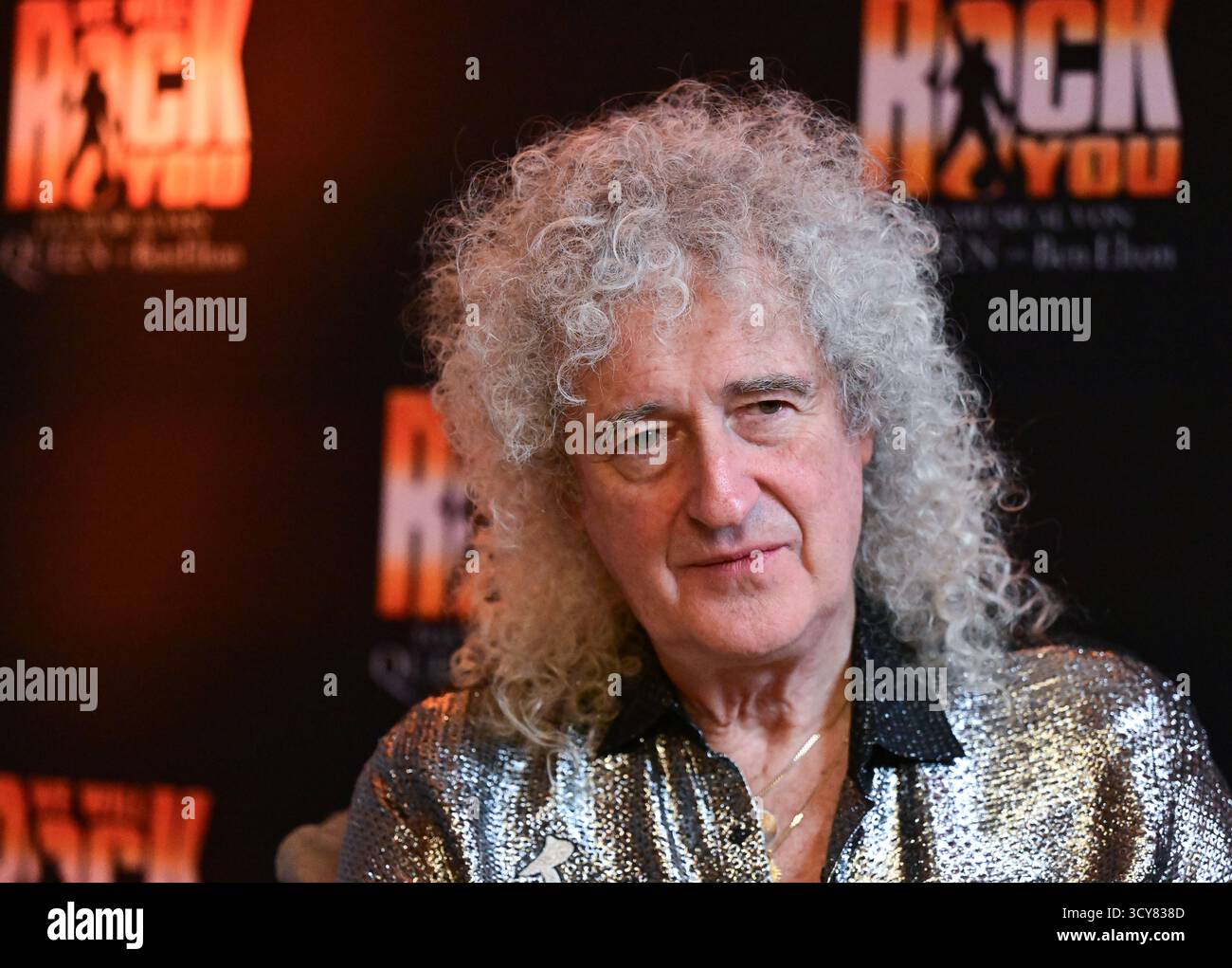 Stuttgart, Deutschland. Oktober 2025. Queen-Gitarrist Brian May, aufgenommen während eines Interviews bei der Premiere des Musicals We will Rock You im Palladium Theater. Quelle: Bernd Weißbrod/dpa/Alamy Live News Stockfoto