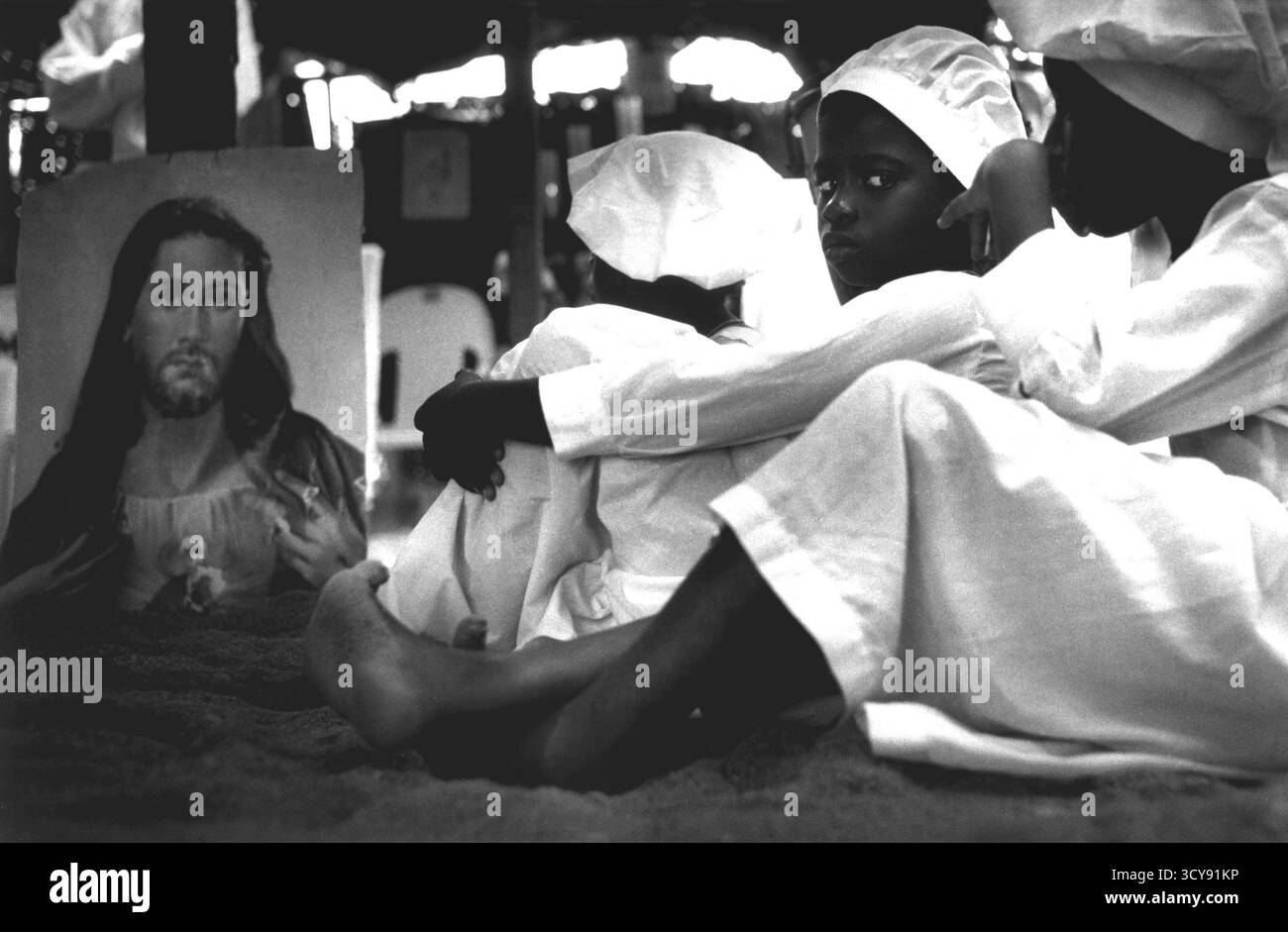 NGA, Nigeria, Lagos, 20.05.97 - Freie Kirchen in Lagos. - Junger nigerianischer Freikirchler während eines Gottesdienstes. - Stockfoto