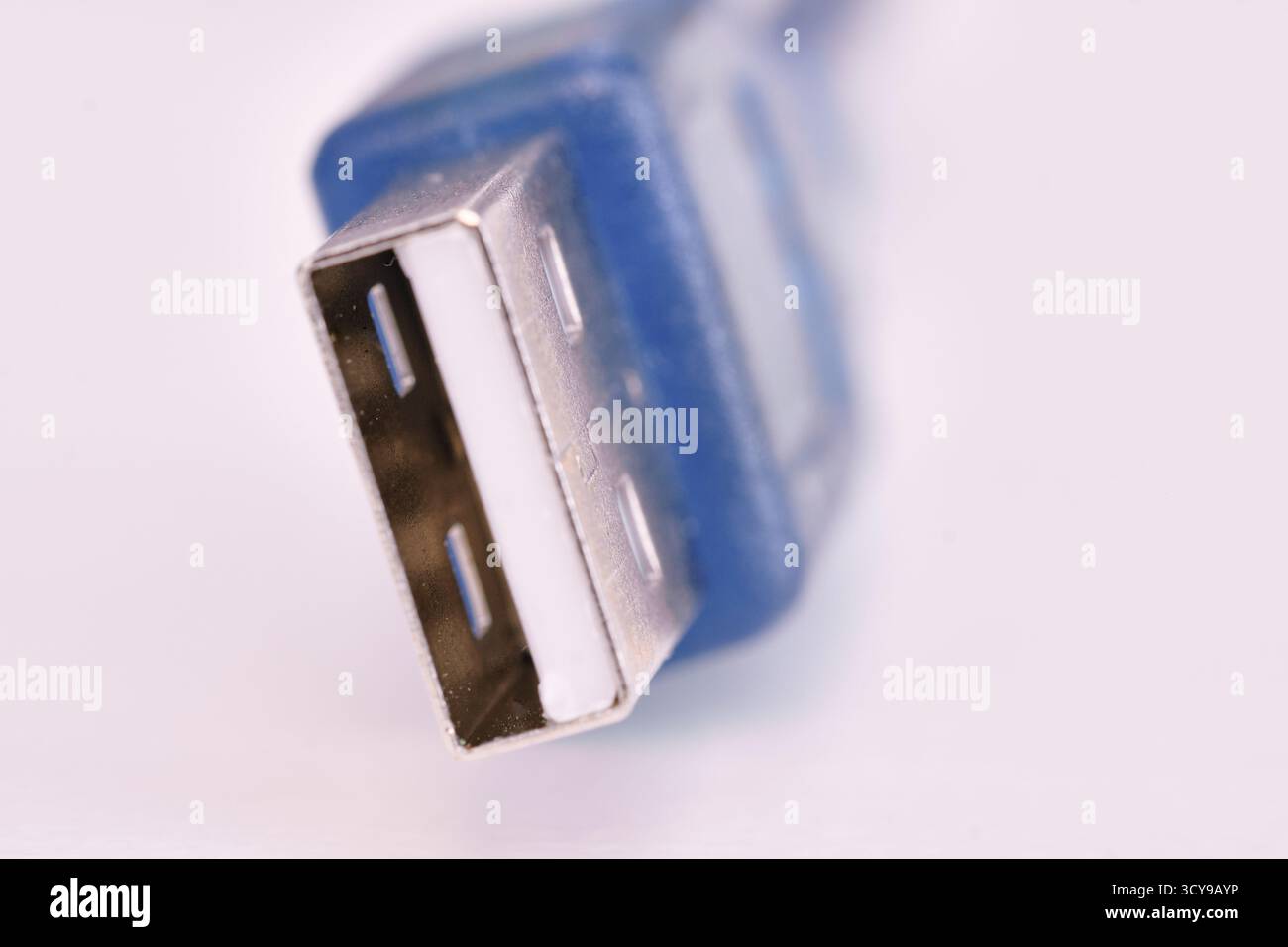 Mini-usb isoliert auf weißem Hintergrund Stockfoto