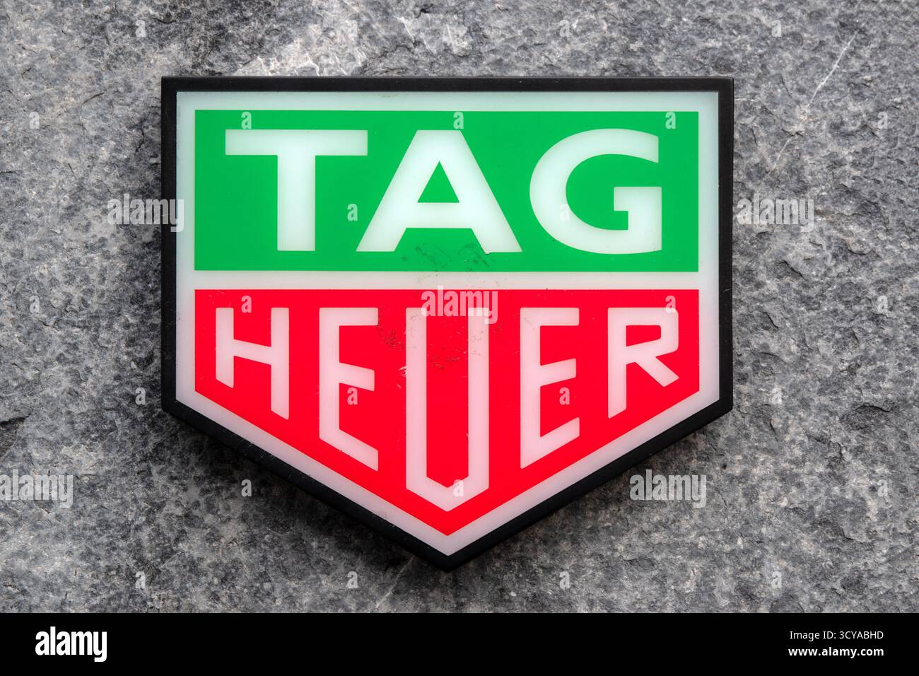 Nahaufnahme Schild Tag Heuer In Amsterdam, Niederlande 2-10-2025 Stockfoto