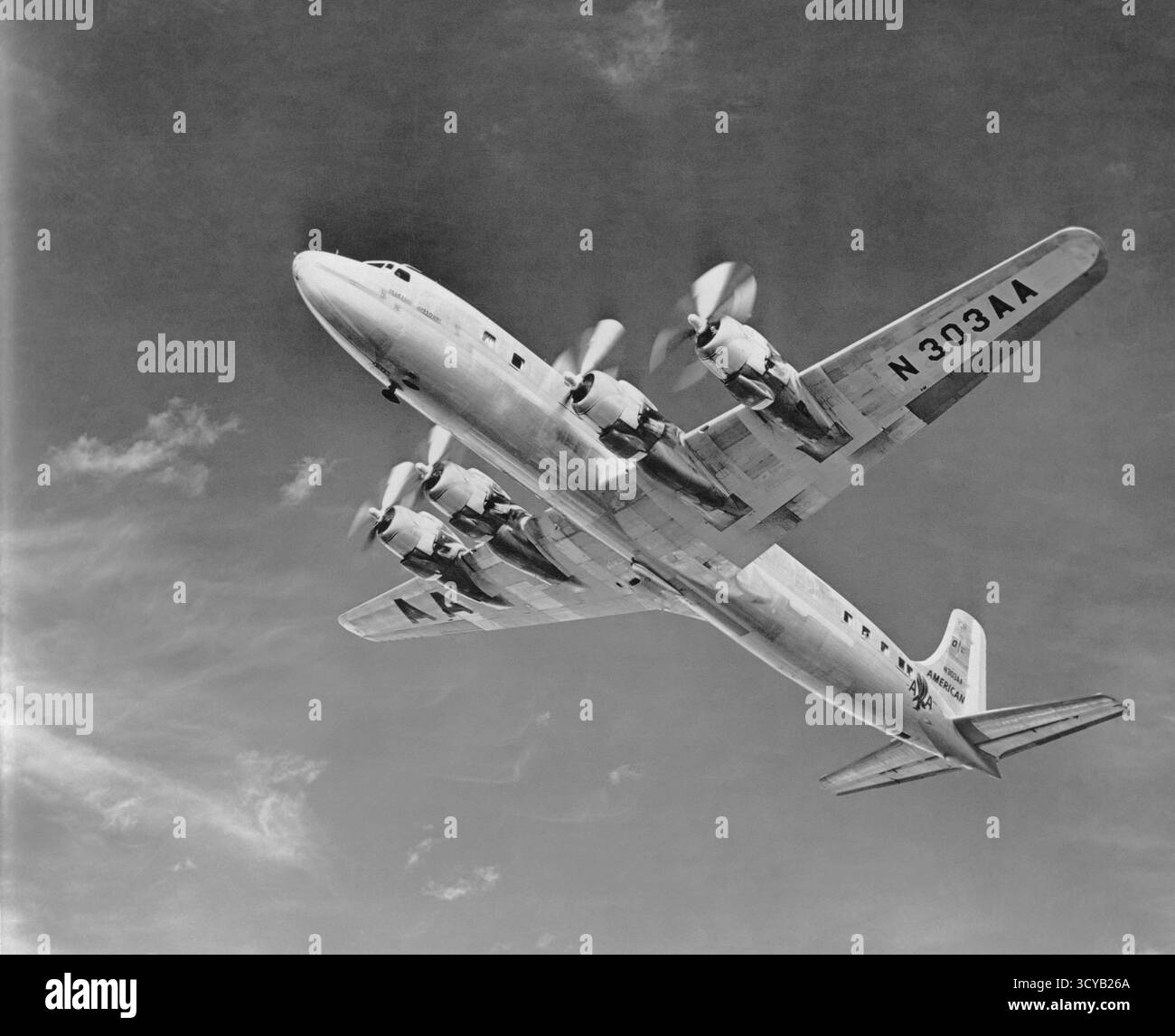 American Airlines für Triebwerksproblem Flugzeug im Flug Stockfoto