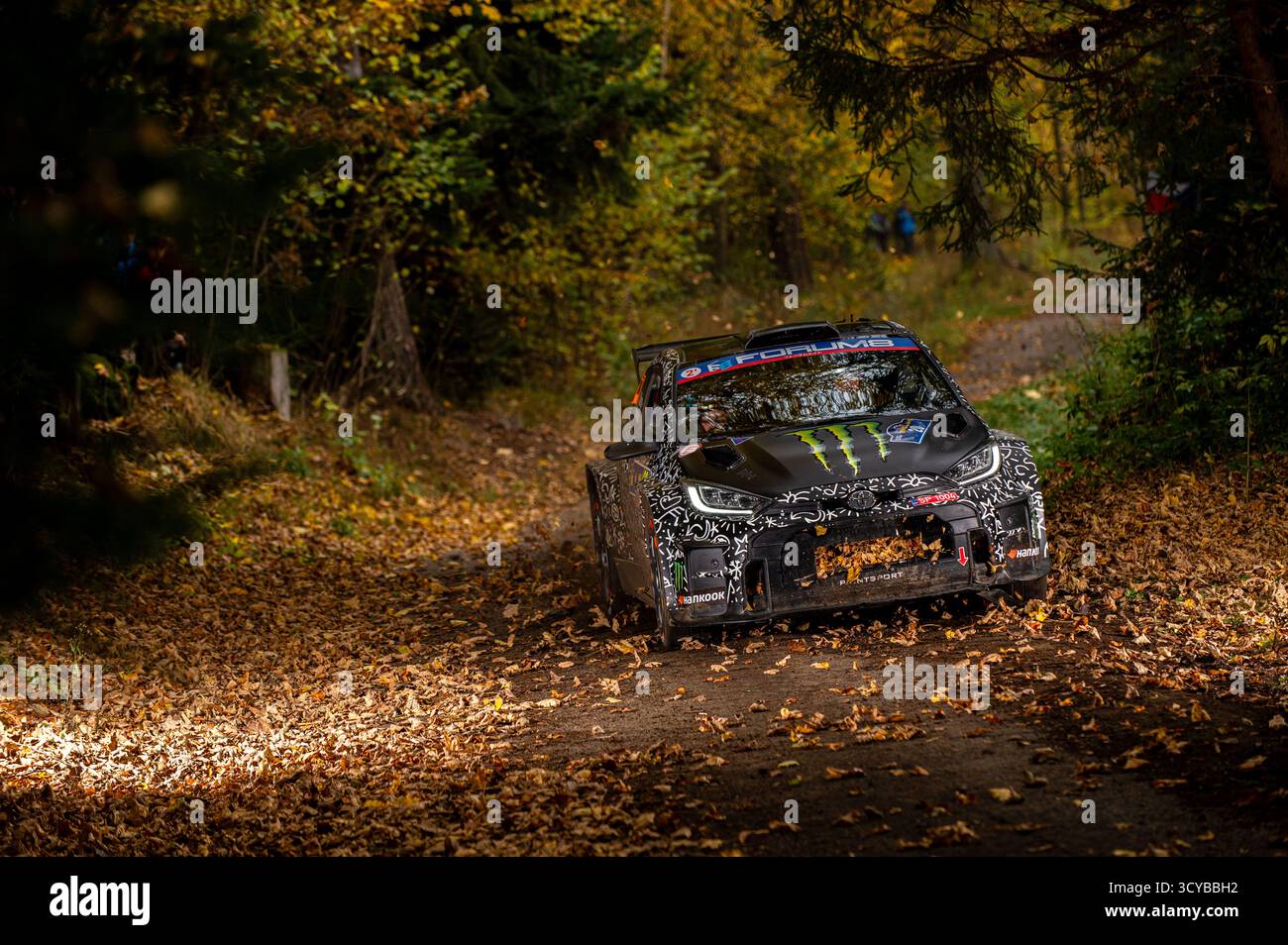 Oliver SOLBERG (Swe),Elliot EDMONDSON (GbR) auf einem TOYOTA GR Yaris eines Teams PRINTSPORT während der FIA WRC MITTELEUROPÄISCHEN RALLYE Passau, Deutschland, am 18. Oktober 2025 Stockfoto