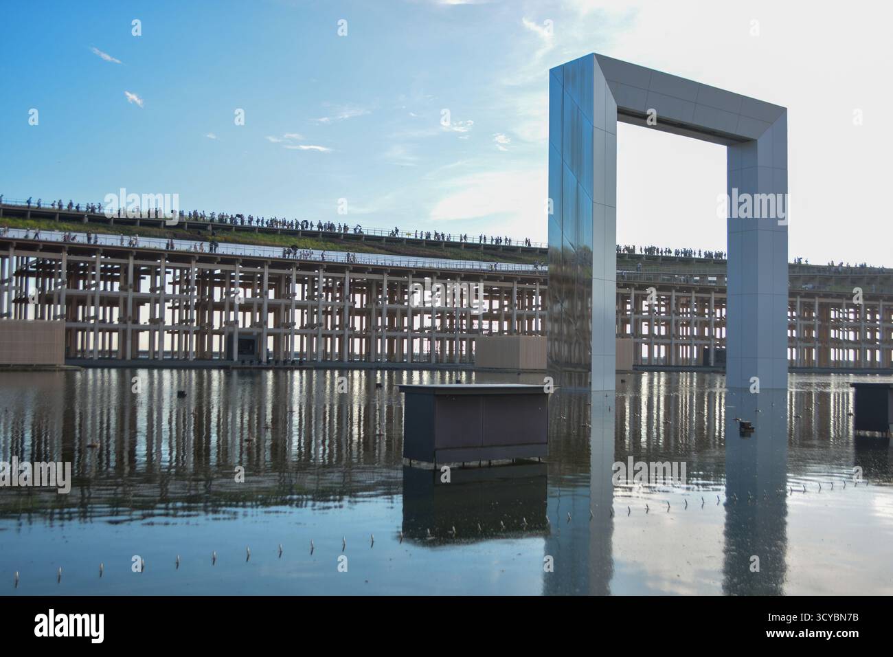 OSAKA, JAPAN - 2025: Ring and Cube auf der Osaka, Kansai Expo 2025. Stockfoto