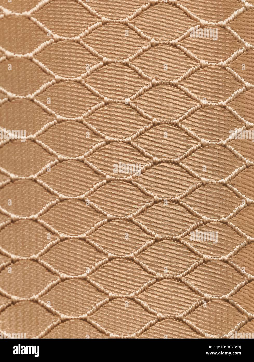 Golden Woven Fabric Textur mit blattähnlichem geometrischem Muster in ultrahoher Auflösung für Design-, Textil- und kreative Anwendungen Stockfoto