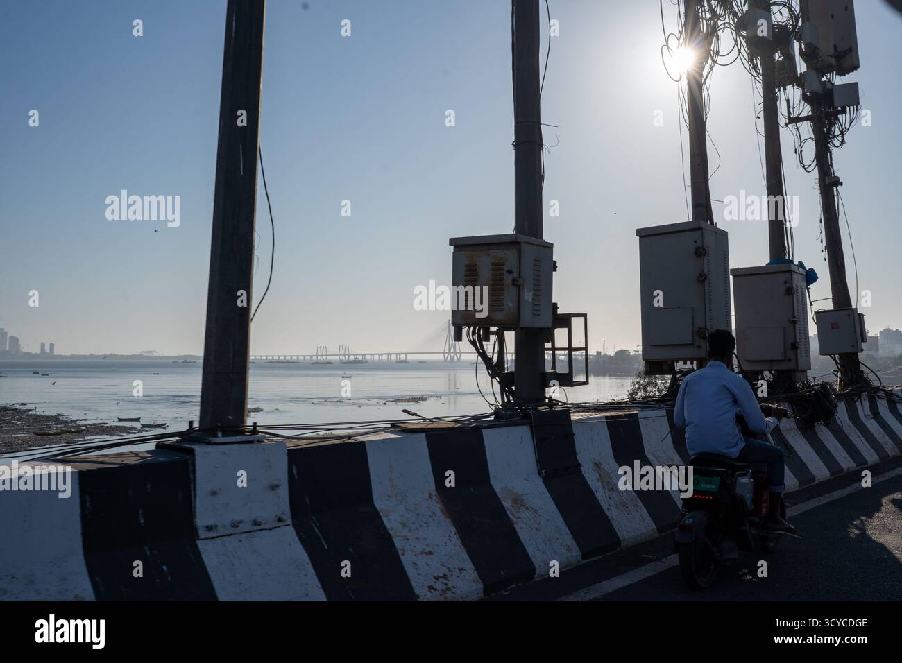Ladenbesitzer in Mumbai, Indien, 7. Februar 2025 Stockfoto