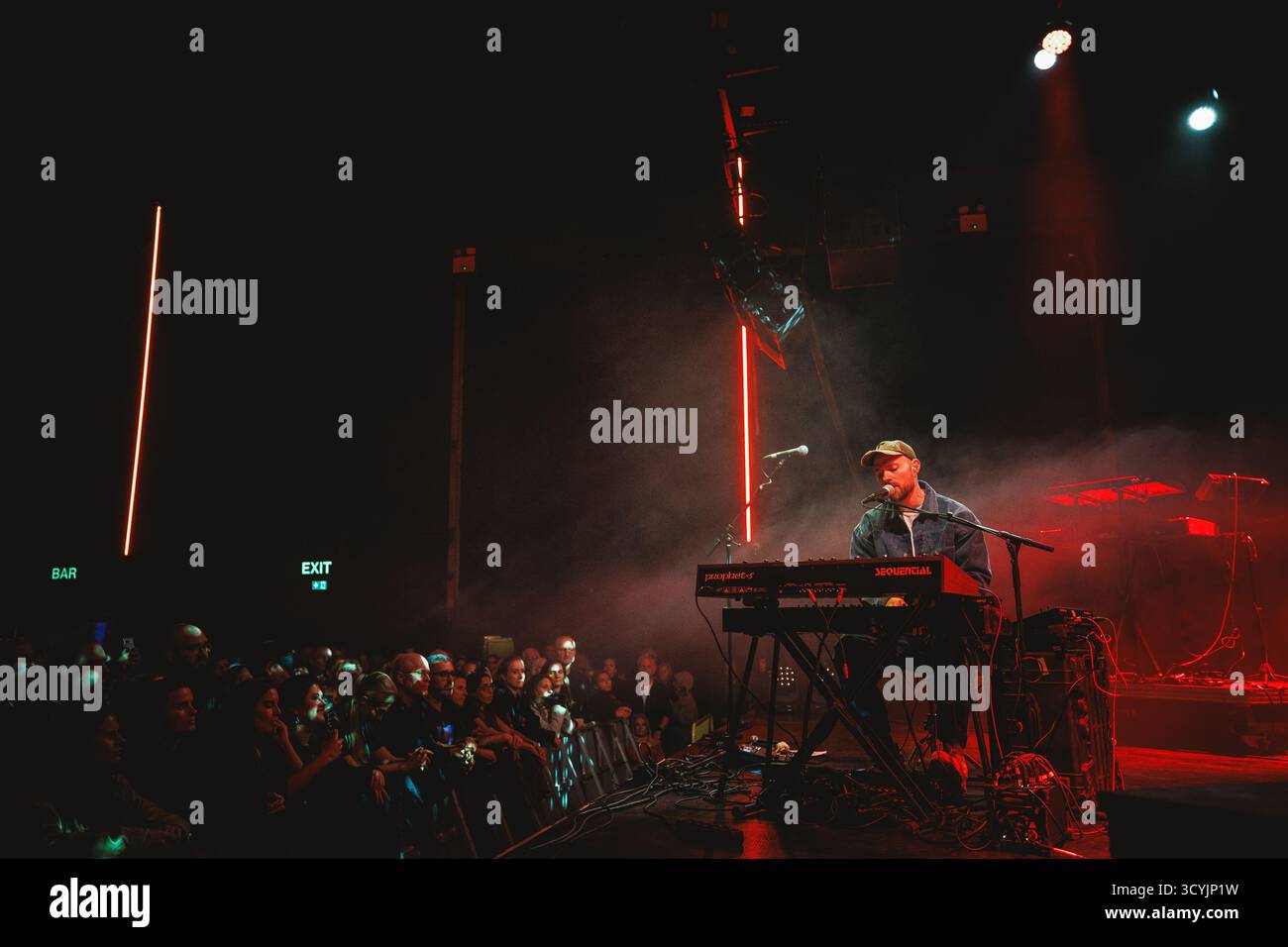 Kopenhagen, Dänemark. Oktober 2025. Der isländische Sänger, Musiker und Songwriter Asgeir gibt ein Live-Konzert im Poolen Copenhagen. Quelle: Gonzales Photo/Alamy Live News Stockfoto