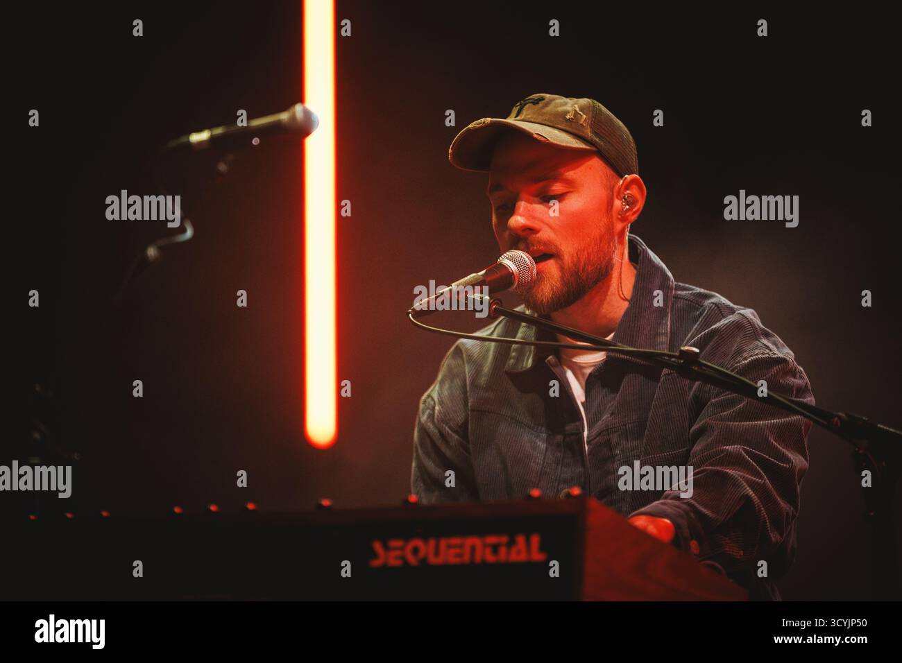 Kopenhagen, Dänemark. Oktober 2025. Der isländische Sänger, Musiker und Songwriter Asgeir gibt ein Live-Konzert im Poolen Copenhagen. Quelle: Gonzales Photo/Alamy Live News Stockfoto