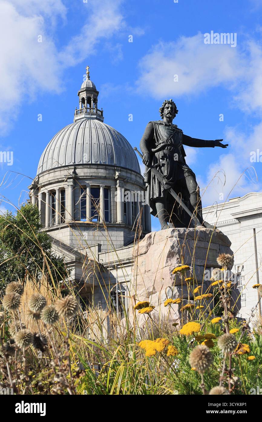 Die Statue von Braveheart William Wallace, einem schottischen Ritter, einer der wichtigsten Führer während des ersten schottischen Unabhängigkeitskrieges, wurde 1305 gefangen genommen. Stockfoto