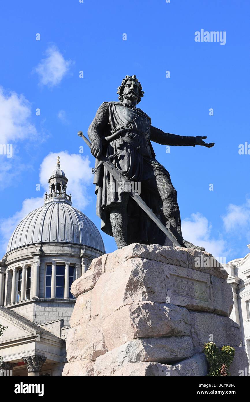Die Statue von Braveheart William Wallace, einem schottischen Ritter, einer der wichtigsten Führer während des ersten schottischen Unabhängigkeitskrieges, wurde 1305 gefangen genommen. Stockfoto