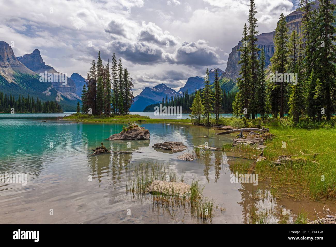 Dramatische Landschaft von Spirit Island, Jasper Nationalpark, Alberta, Kanada. Stockfoto