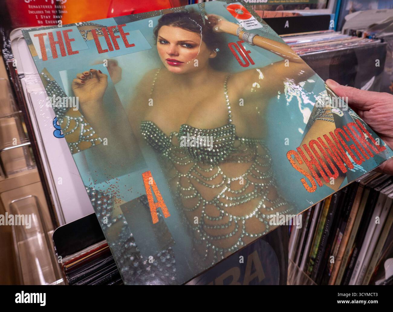 Barnes & Noble Booksellers on Fifth Avenue in New York City bietet eine große Auswahl an Büchern und Zeitschriften, USA 2025 Stockfoto