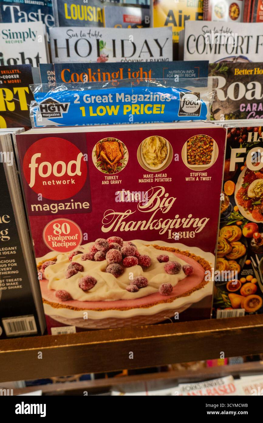 Barnes & Noble Booksellers auf der Fifth Avenue in New York City bietet eine große Auswahl an Büchern, Zeitschriften, Videos und Musik, USA 2025 Stockfoto