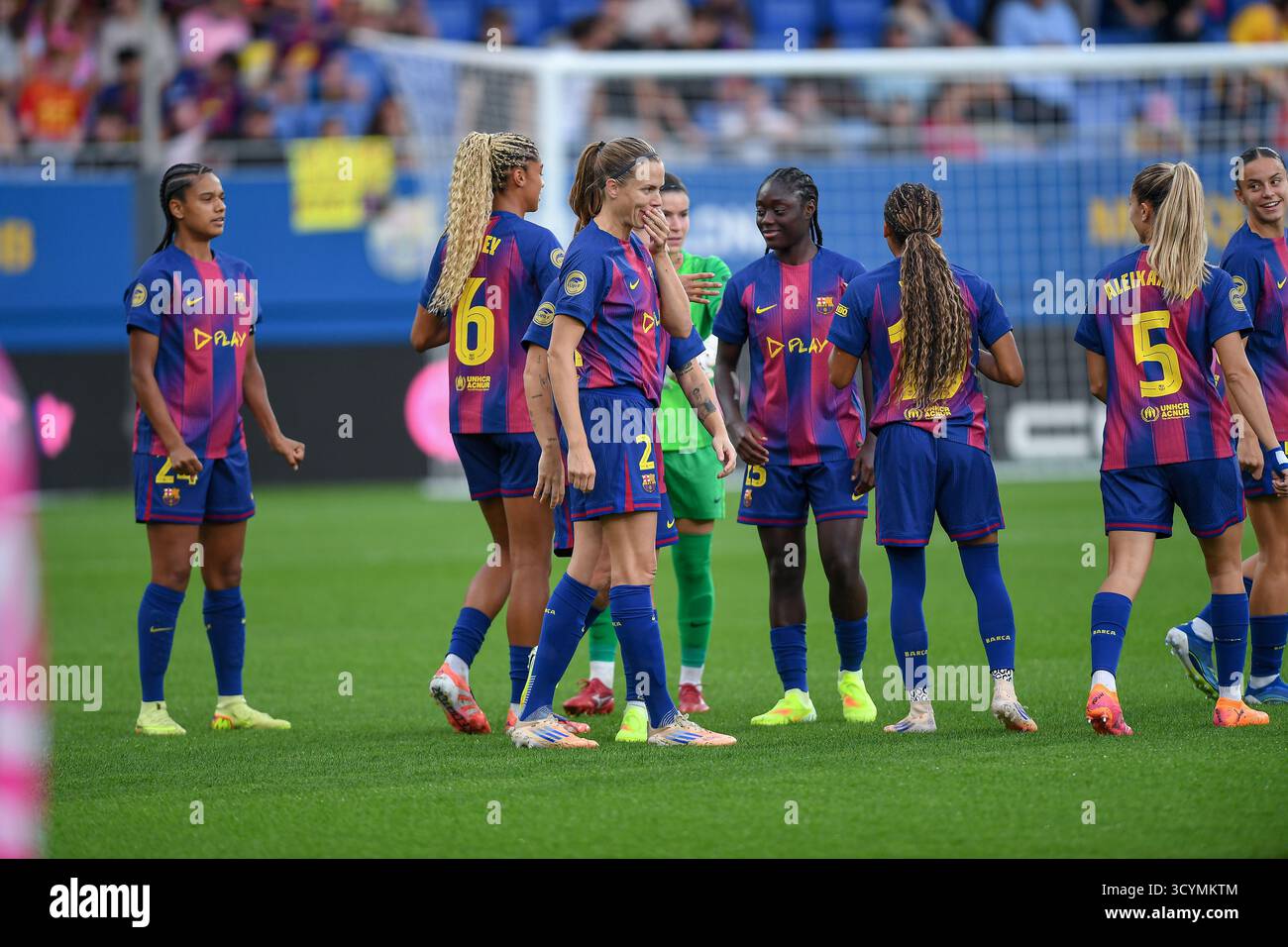 Barcelona, Esp. Oktober 2025. FC BARCELONA GEGEN GRANADA CF. 19. Oktober 2025 Spielerinnen des FC Barcelona vor dem Spiel zwischen dem FC Barcelona und Granada CF, das dem achten Tag der La Liga F Moeve im Johan Cruyff Stadium in Barcelona am 19. Oktober 2025 entspricht. Quelle: Rosdemora/Alamy Live News Stockfoto