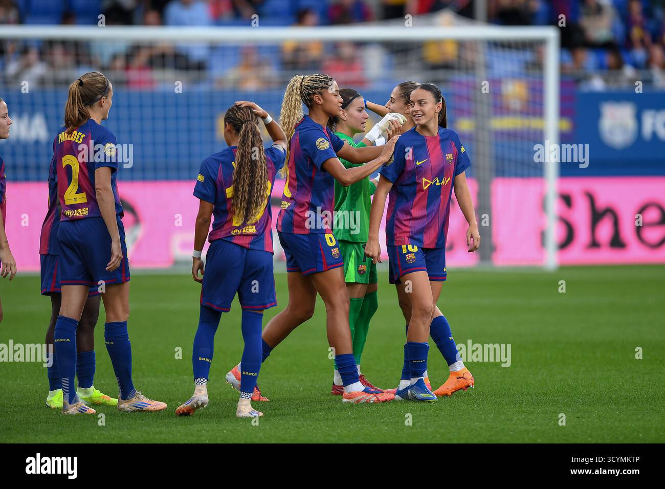 Barcelona, Esp. Oktober 2025. FC BARCELONA GEGEN GRANADA CF. 19. Oktober 2025 Spielerinnen des FC Barcelona vor dem Spiel zwischen dem FC Barcelona und Granada CF, das dem achten Tag der La Liga F Moeve im Johan Cruyff Stadium in Barcelona am 19. Oktober 2025 entspricht. Quelle: Rosdemora/Alamy Live News Stockfoto