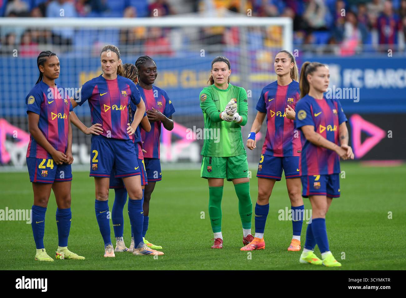 Barcelona, Esp. Oktober 2025. FC BARCELONA GEGEN GRANADA CF. 19. Oktober 2025 Spielerinnen des FC Barcelona vor dem Spiel zwischen dem FC Barcelona und Granada CF, das dem achten Tag der La Liga F Moeve im Johan Cruyff Stadium in Barcelona am 19. Oktober 2025 entspricht. Quelle: Rosdemora/Alamy Live News Stockfoto