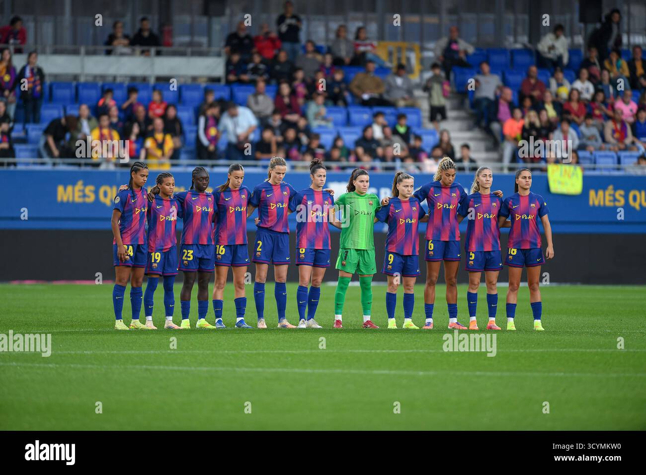 Barcelona, Esp. Oktober 2025. FC BARCELONA GEGEN GRANADA CF. 19. Oktober 2025 Spielerinnen des FC Barcelona vor dem Spiel zwischen dem FC Barcelona und Granada CF, das dem achten Tag der La Liga F Moeve im Johan Cruyff Stadium in Barcelona am 19. Oktober 2025 entspricht. Quelle: Rosdemora/Alamy Live News Stockfoto