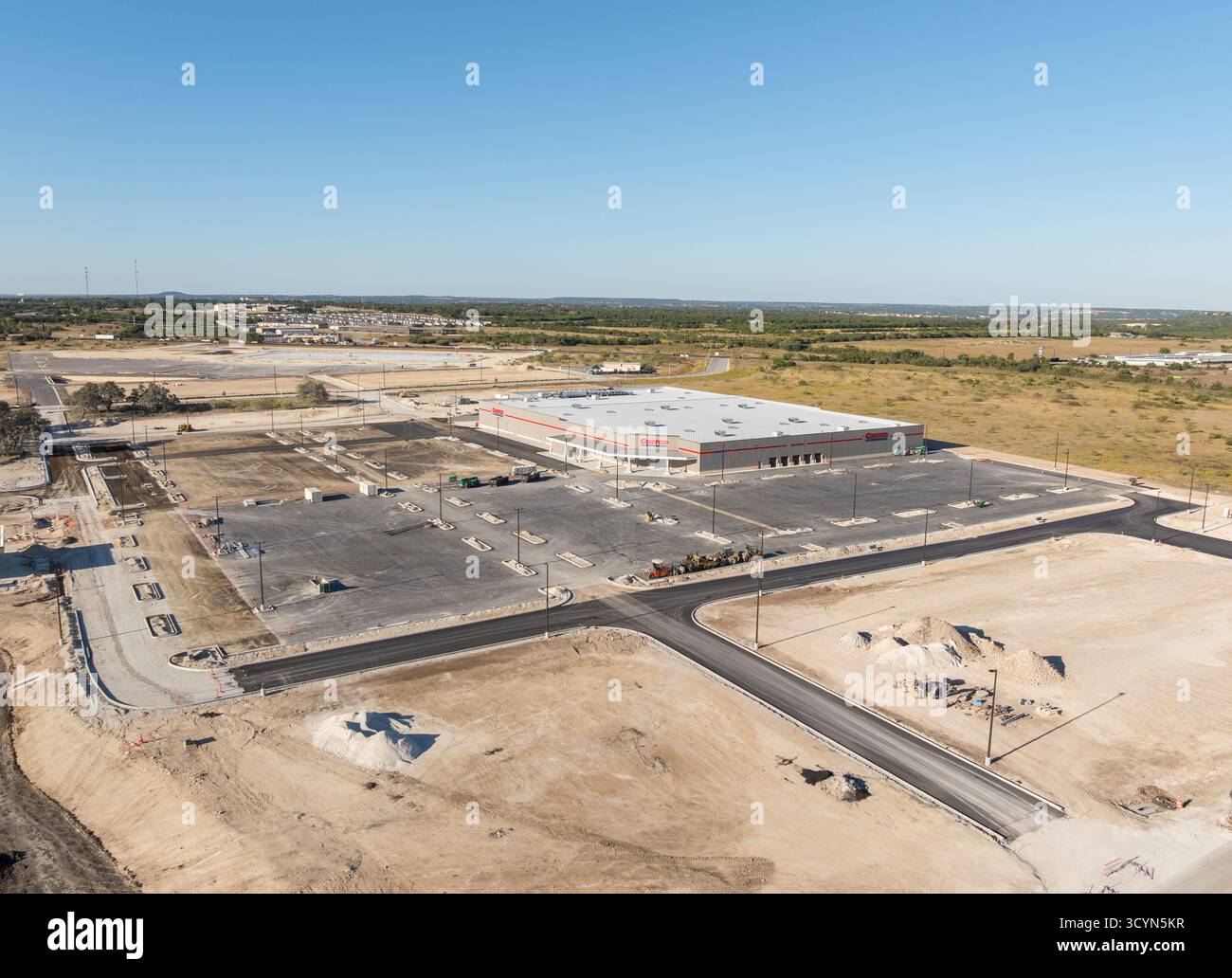 Liberty Hill, TX - 19. Oktober 2025: Bau eines neuen Costco Großhandelsgeschäfts im schnell wachsenden nördlichen Austin Wohngebiet Texas Stockfoto