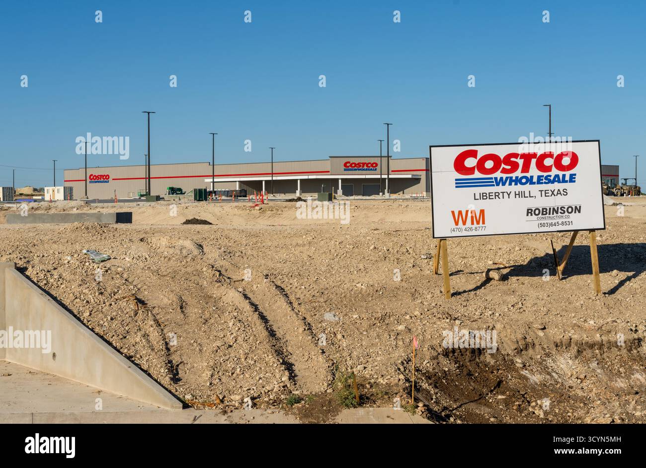 Liberty Hill, TX - 19. Oktober 2025: Bau eines neuen Costco Großhandelsgeschäfts im schnell wachsenden nördlichen Austin Wohngebiet Texas Stockfoto