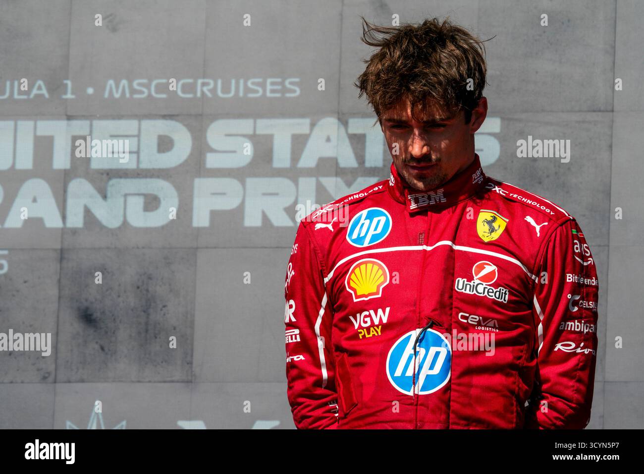 Austin, Usa. Oktober 2025. Der Formel-1-Fahrer Charles Leclerc von der Scuderia Ferrari aus Monaco wird am Sonntag, den 19. Oktober 2025, beim Grand Prix der Vereinigten Staaten auf dem Circuit of the Americas in Austin, Texas, auf dem Podium gesehen. Foto: Greg Nash/UPI Credit: UPI/Alamy Live News Stockfoto
