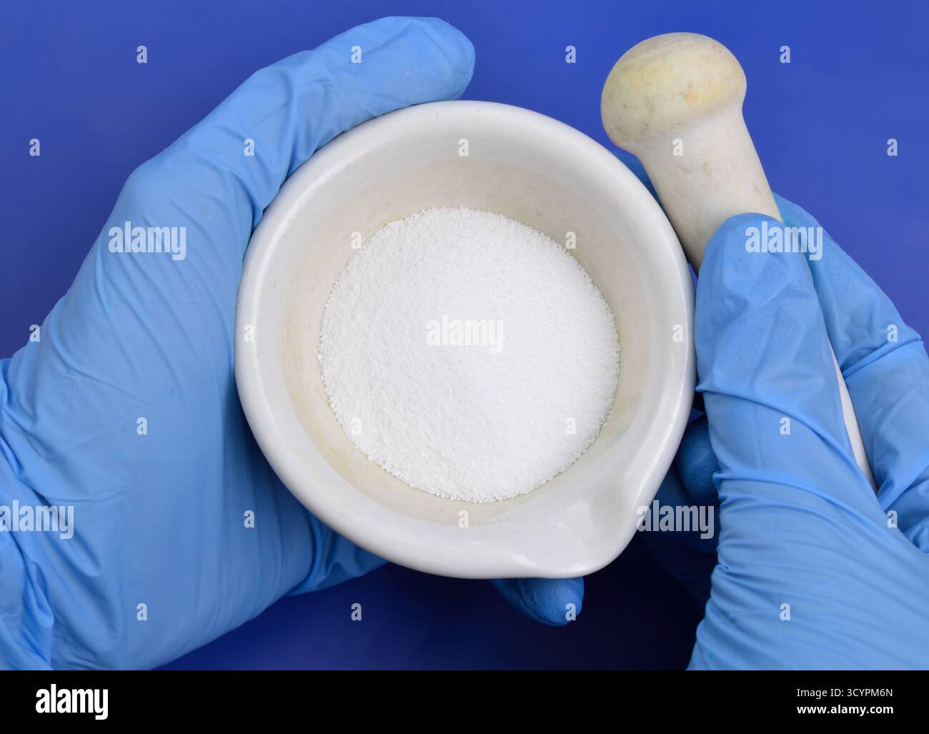 Natriumtriphosphat STP, auch Natriumtripolyphosphat STPP oder Tripolyphosphat TPP Stockfoto