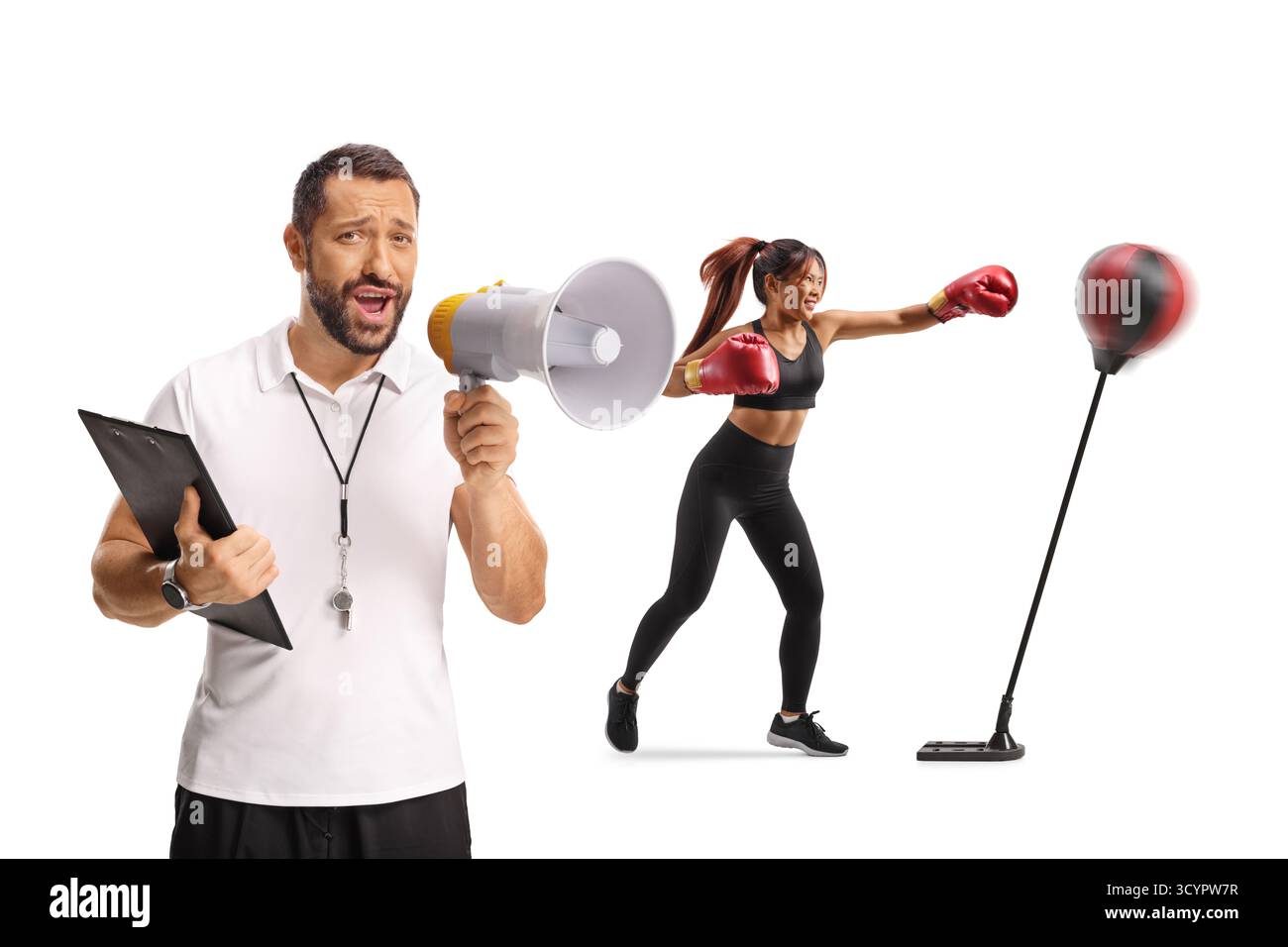 Frau, die Box und Coach mit einem Megaphon auf weißem Hintergrund übt Stockfoto