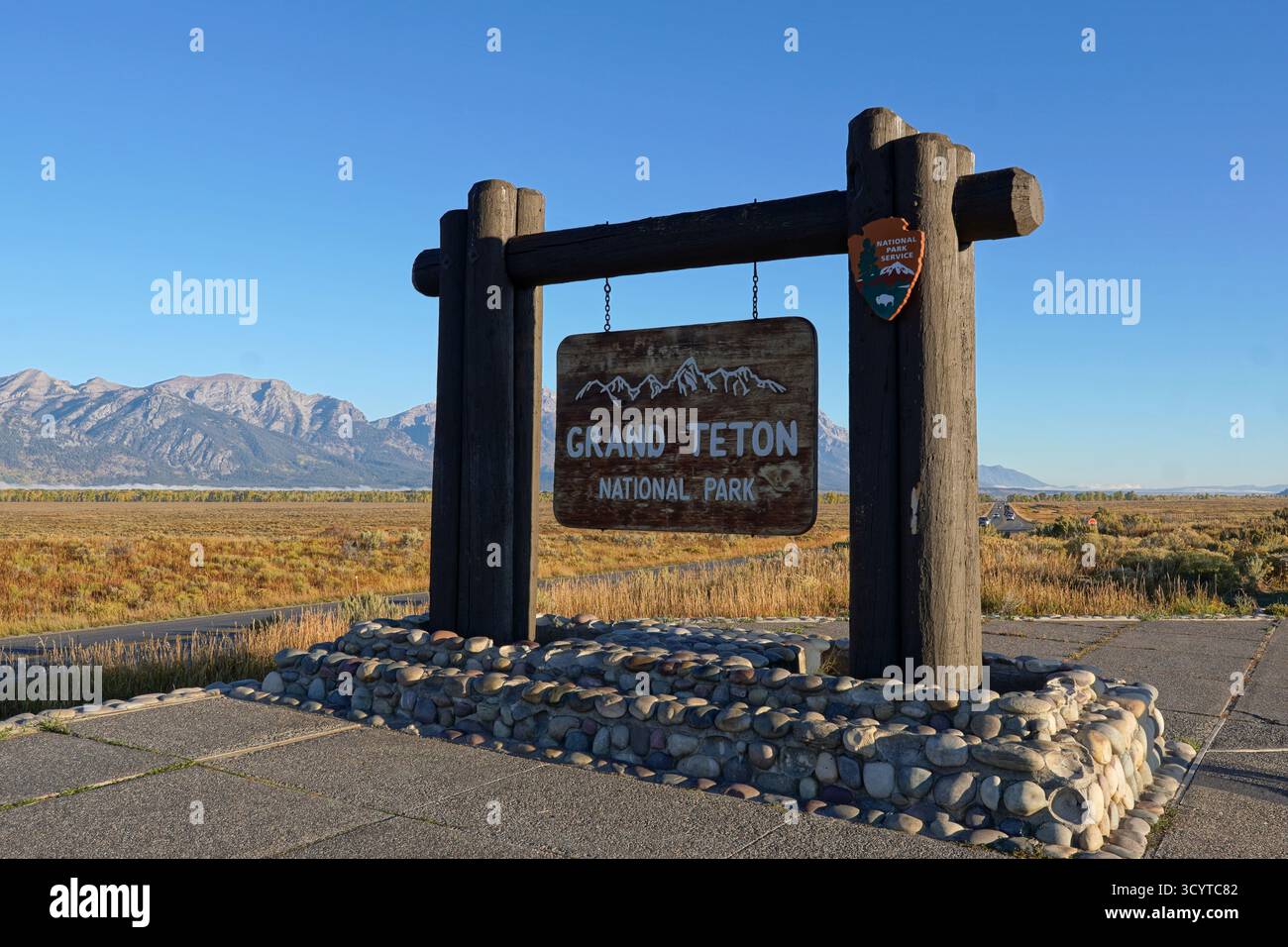 Jackson, Wyoming, USA - 24. September 2025: Eintrittsschild zum Grand Teton Nationalpark Stockfoto