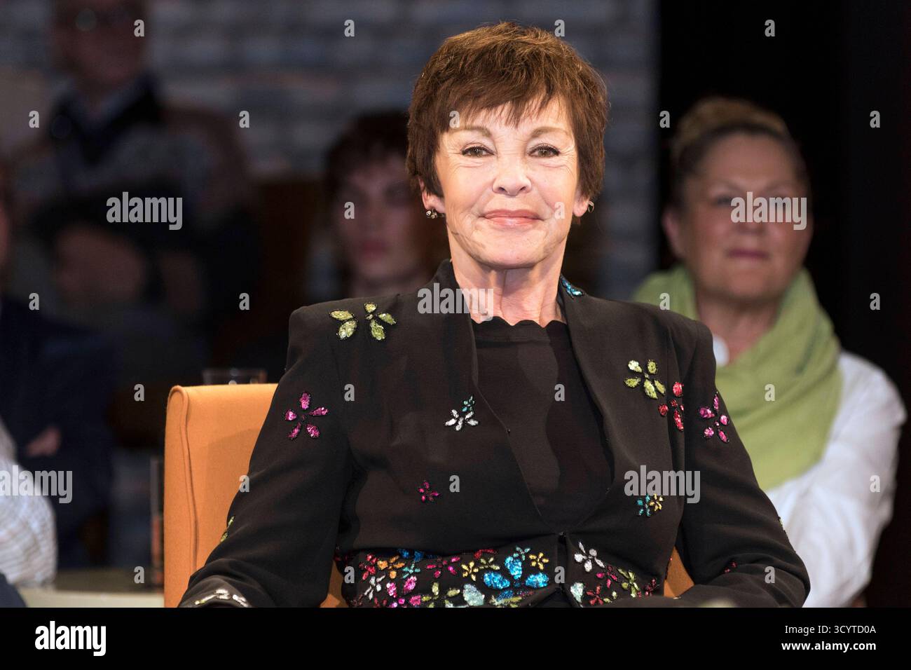 Katrin Sass im Bild: Katrin Sass - Schauspielerin. DEU, Bremen, Radio Bremen, 3nach9, Live-Aufzeichnung vom 17.10.2025. *** Katrin Sass im Bild Katrin Sass Schauspielerin DEU, Bremen, Radio Bremen, 3nach9, Live-Aufnahme vom 17 10 2025 Stockfoto