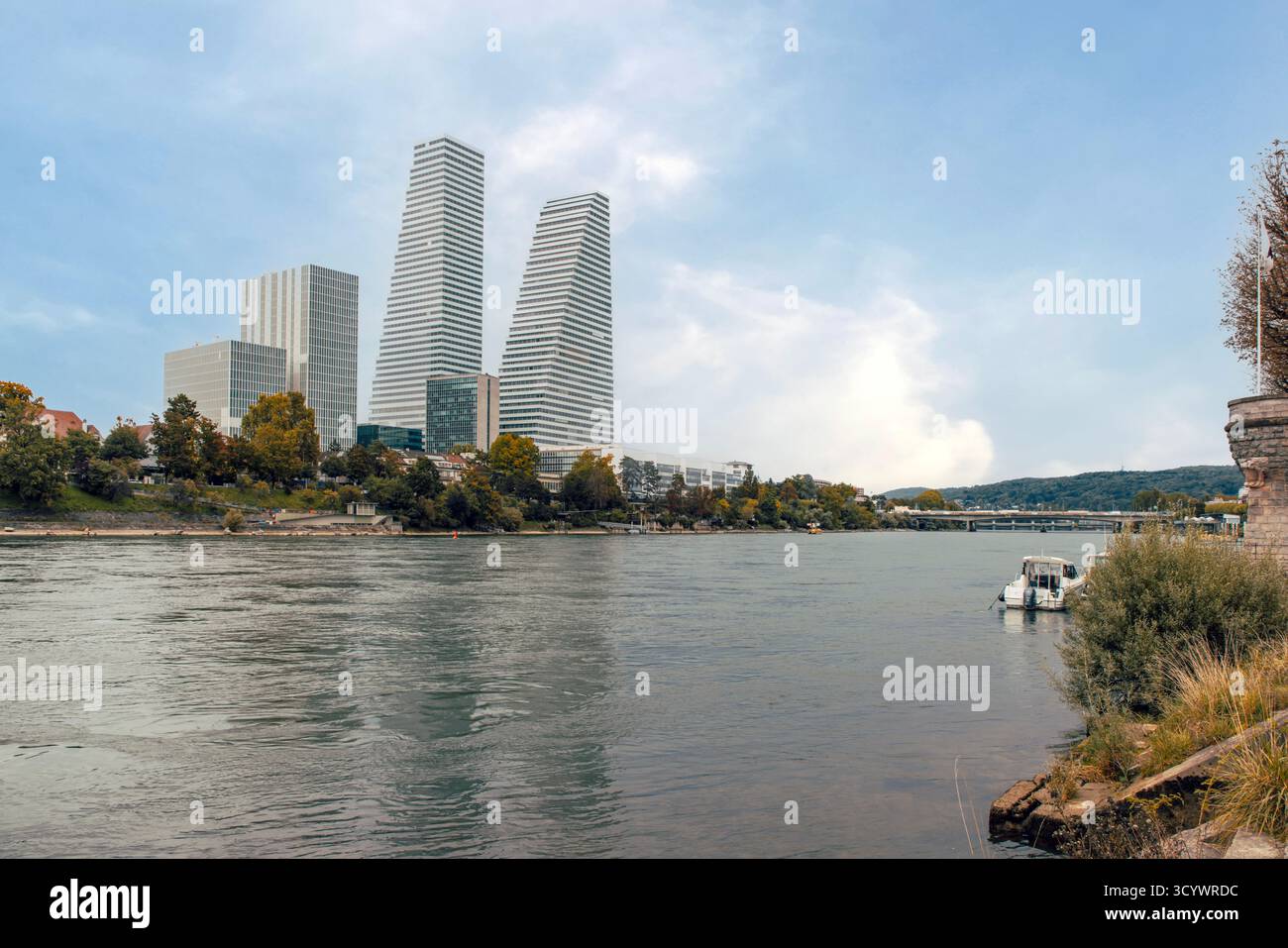 Die Roche Towers, moderne Wolkenkratzer von Herzog & de Meuron, dominieren die Skyline von Basel, Kanton Basel-Stadt Stockfoto