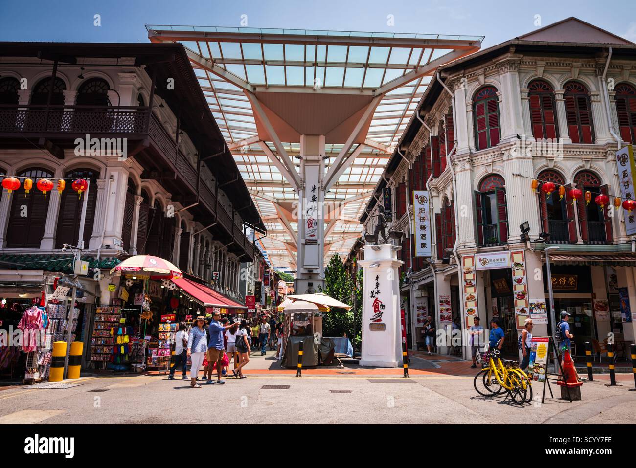 Singapur - 21. Oktober 2018: Chinatown Food Street ist eine der beliebtesten Touristenattraktionen Singapurs. Stockfoto